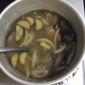 ごま油で美味しい 茄子と玉ねぎの味噌汁 レシピ 作り方 By ハトリーナ 楽天レシピ ごま油で美味しい 茄子と玉ねぎの味噌汁 レシピ 作り方 By ハトリーナ 楽天レシピ